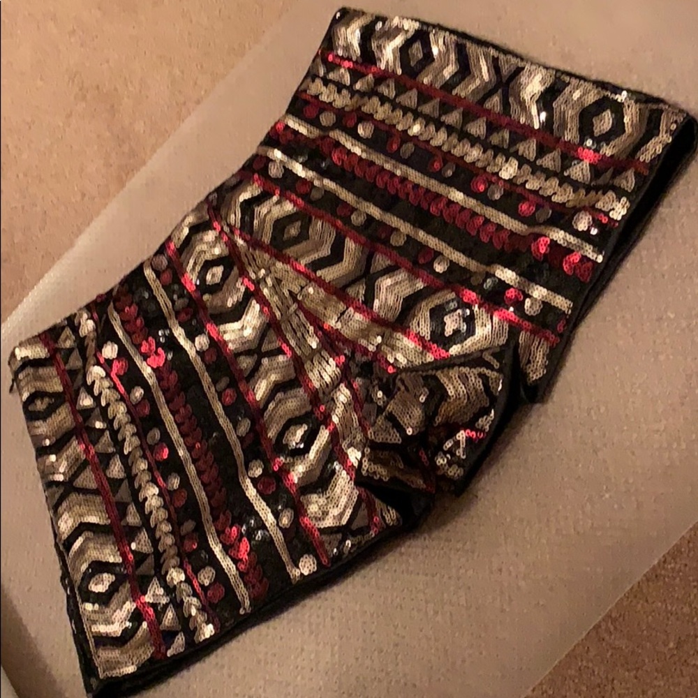 NEW FOREIGN EXCHANGE SEQUINS HOT SHORTS SZ M CHEEKY BOOTY FANCY NYE PARTY DANCE